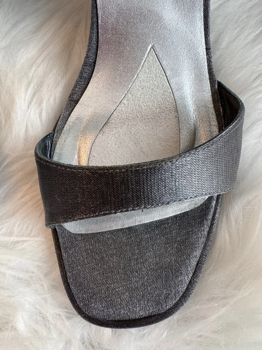 Stuart Weitzman “Glosensation” Pewter Matte Lame Wedge Sandals size 9 - Picture 4 of 15